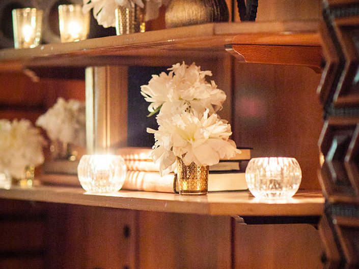 james bond, white, champagne, gold, vintage decorations, best event design