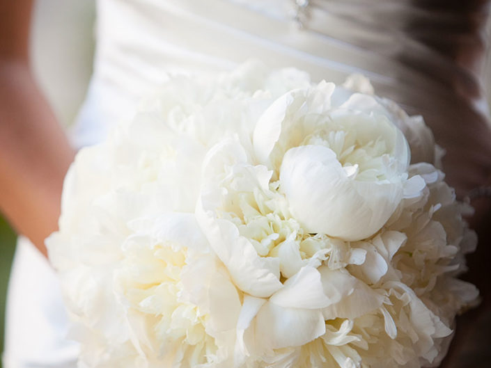 bridal bouquet, white florals, peonies, LA wedding, los angeles wedding planner, kristin banta