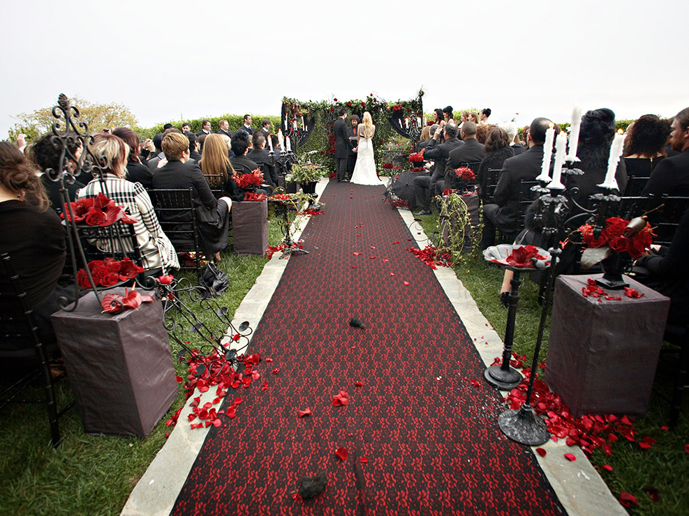 event planner in los angeles, wedding in LA, floral accents, bride and groom, musician wedding, celebrity wedding, black and red theme, wax candle